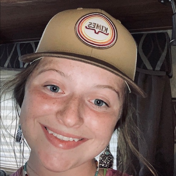 Meet your Posher, Emily - Picture 1 of 1